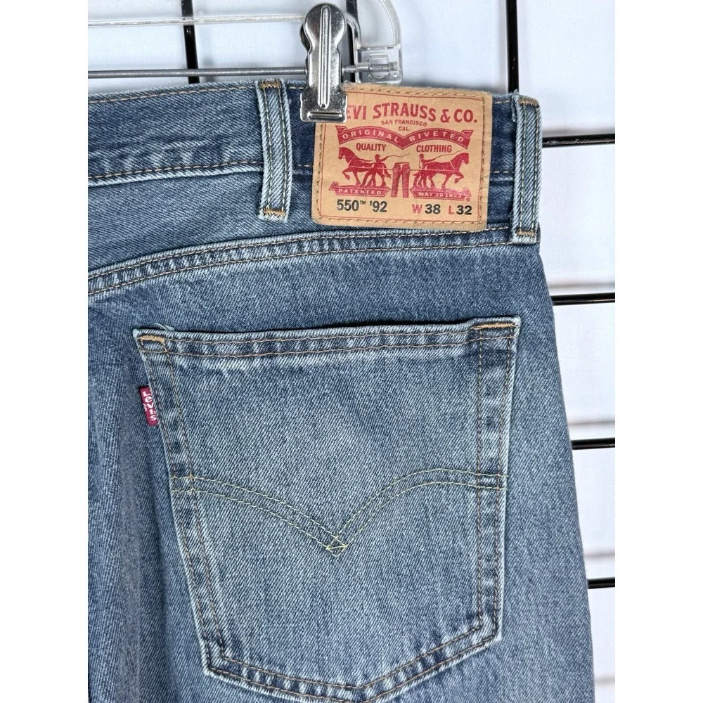 Levi's 550 Jeans Mens‎ 38x32 Blue Relaxed Fit Tapered Leg Medium Wash Denim